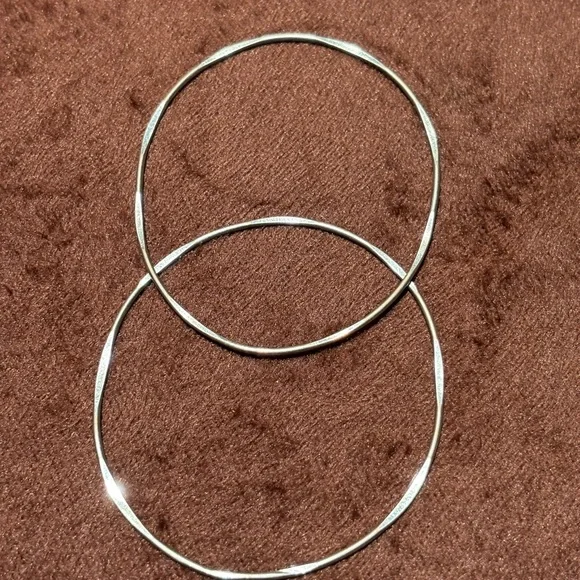 Eight Assorted Pattern Metal Bracelets Silver Women - Picture 11 of 16